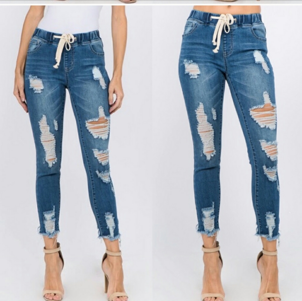 Distressed Denim Skinny Pants
